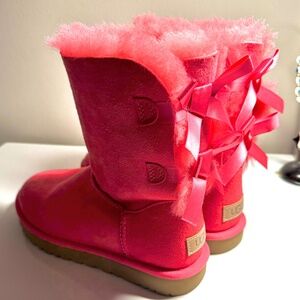 UGG BOOTS "BAILEY", Hot Coral color, size 7, LIKE NEW